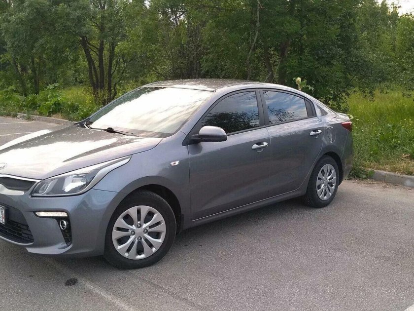Kia Rio 2018 серый