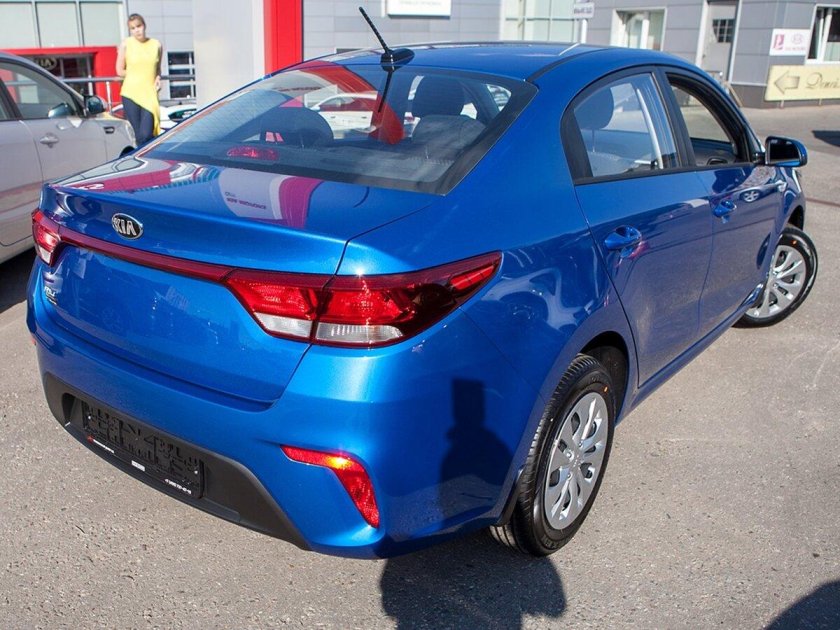 Киа Рио синяя 2022