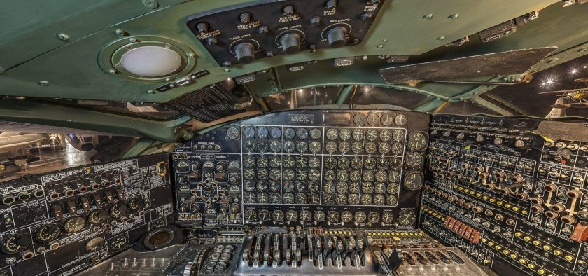 B 36 Peacemaker кабина