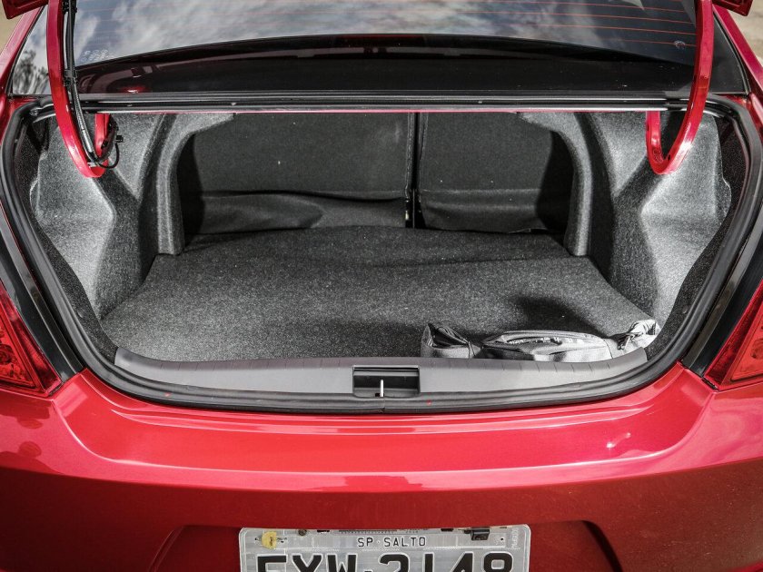 Открытый багажник Lifan Solano