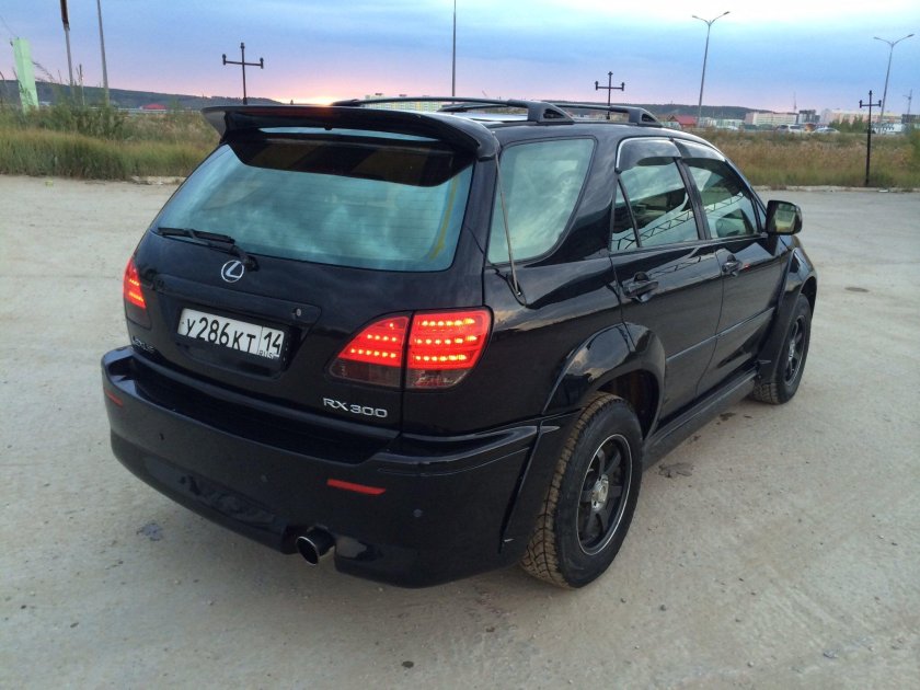 Тойота Лексус РХ 300