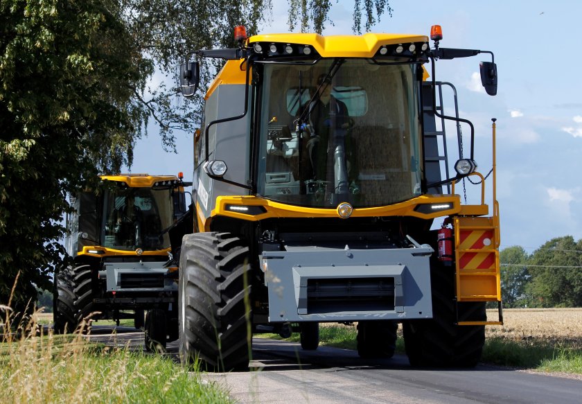 Комбайн Сампо 2075