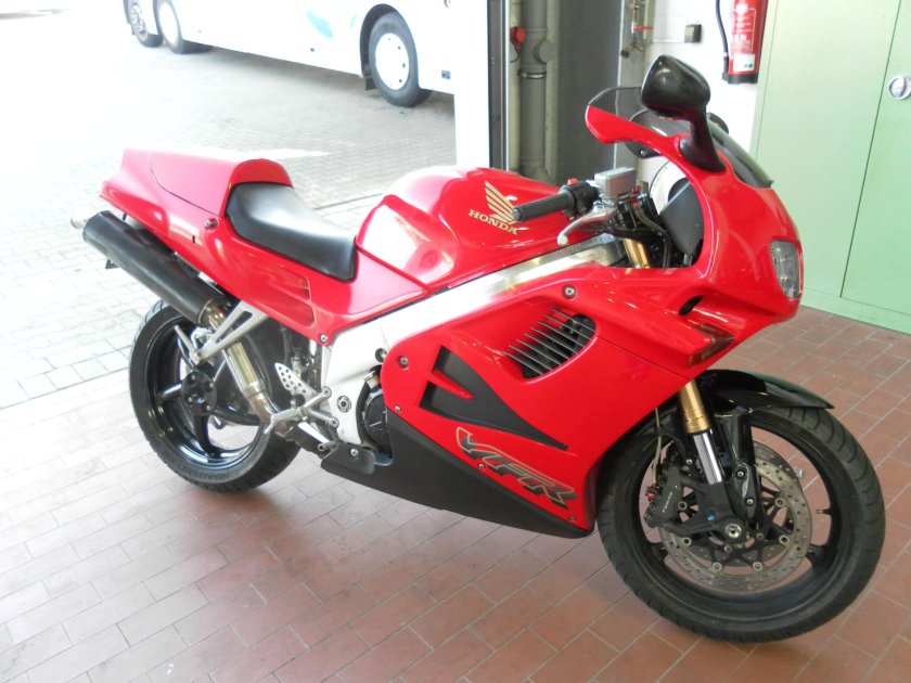 Honda VFR 750 rc36