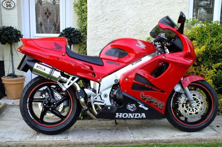 Honda VFR 750 rc36