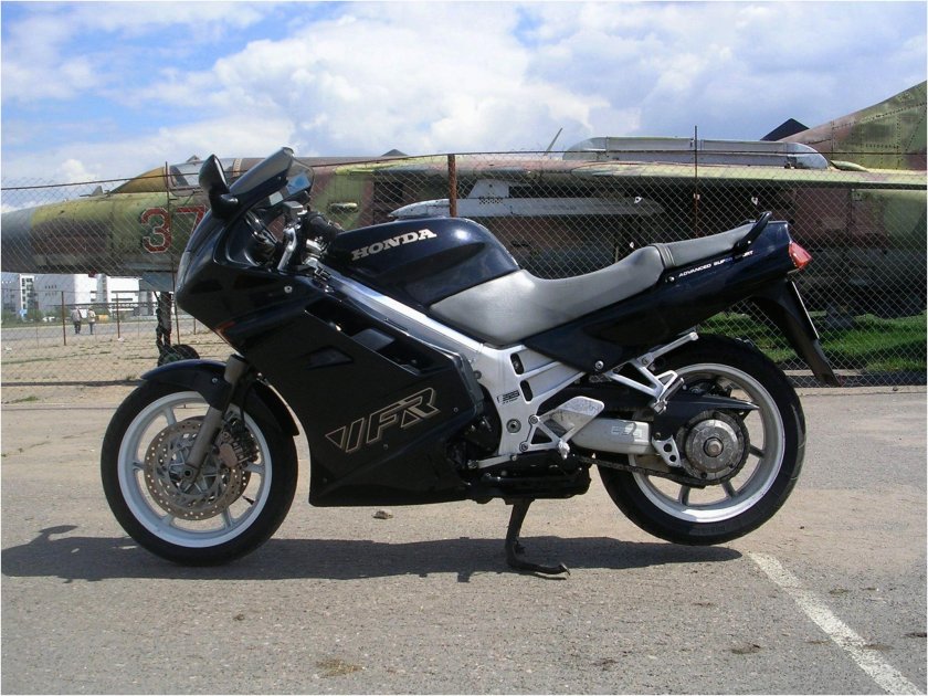 Хонда vfr750f