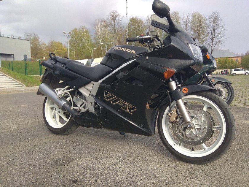 Хонда ВФР 750
