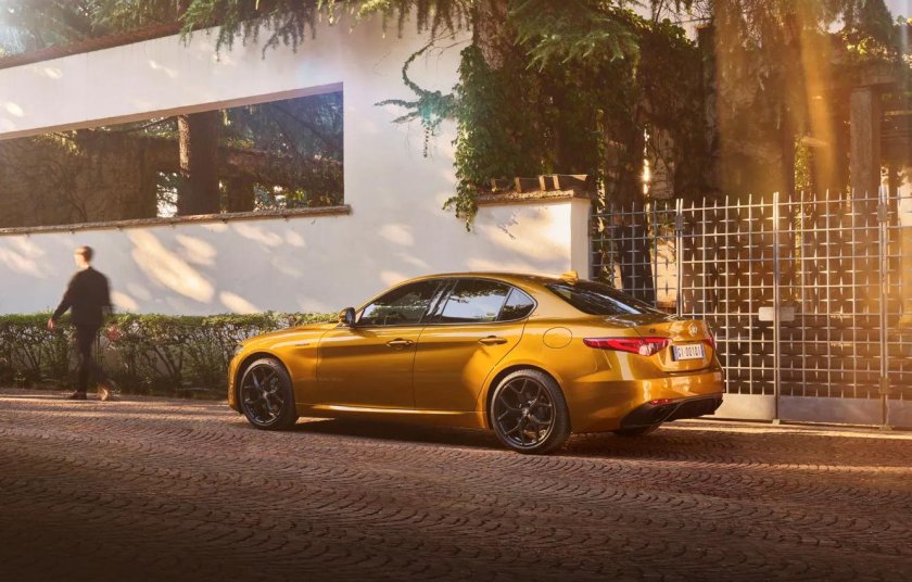 Альфа Ромео лимузин