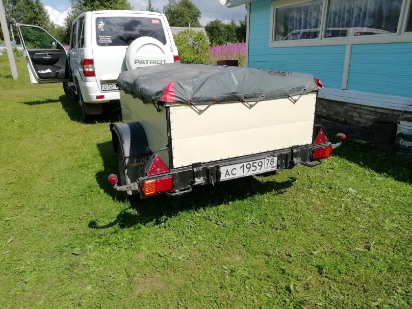 Прицеп легковой МАЗ-8162 Зубренок