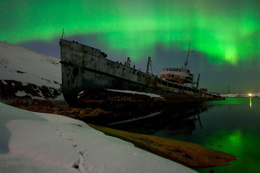 Кладбище кораблей Териберка Северное сияние