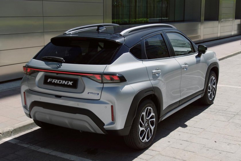 Suzuki fronx кроссовер