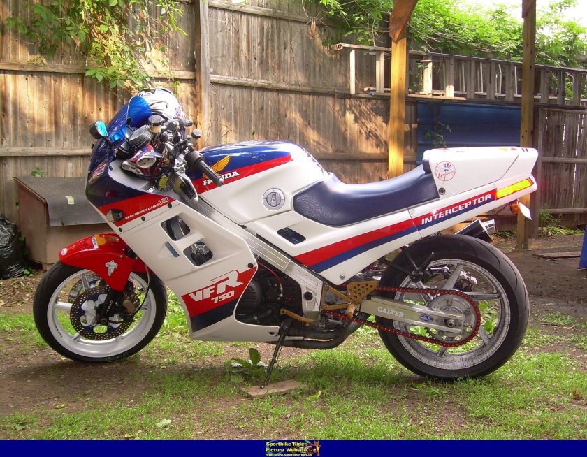 Honda vf750f 1986