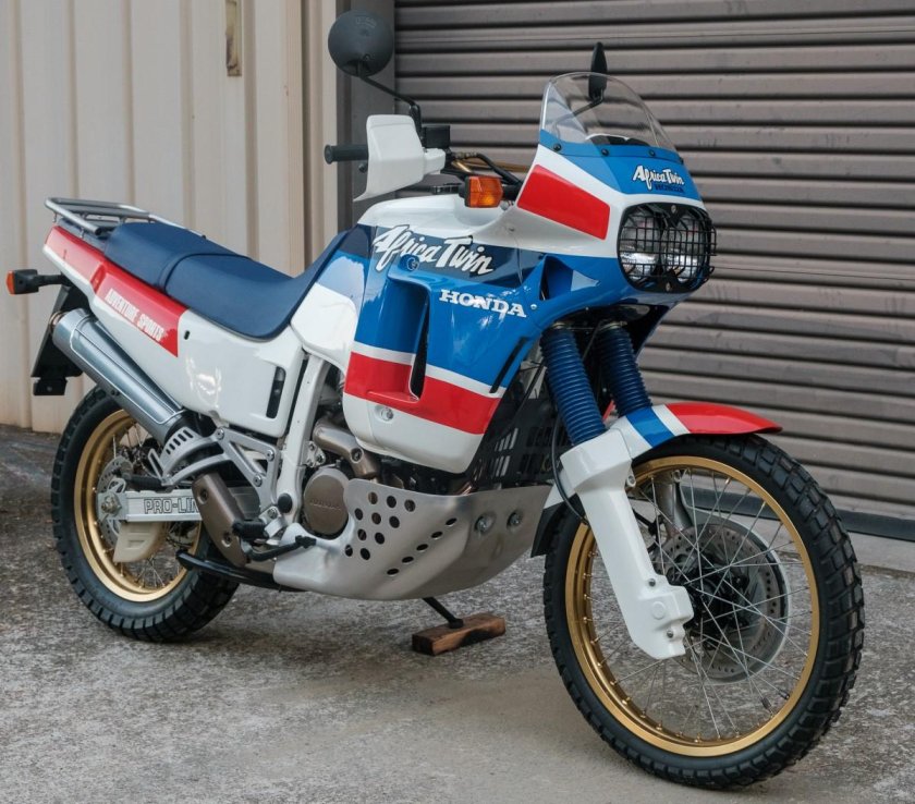 Африка Твин 650