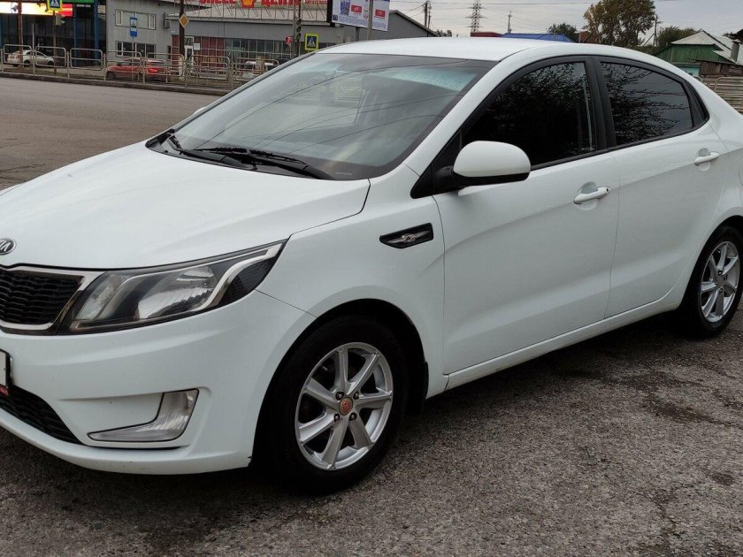 Kia Rio 3 белая