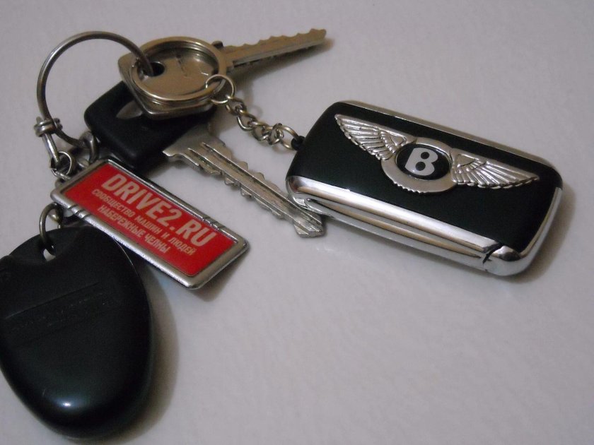 Флешка в виде ключа от машины