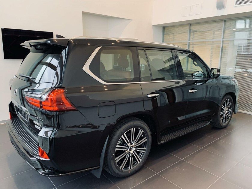 Лексус 570 2020