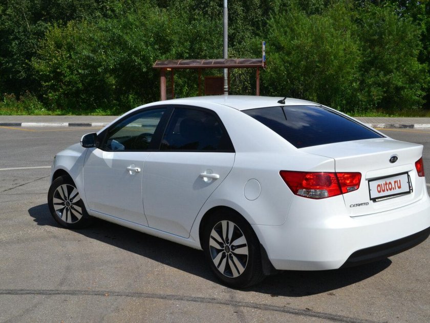 Kia Cerato 2012 белая