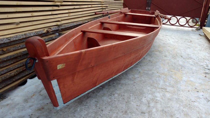 Корма деревянной лодки