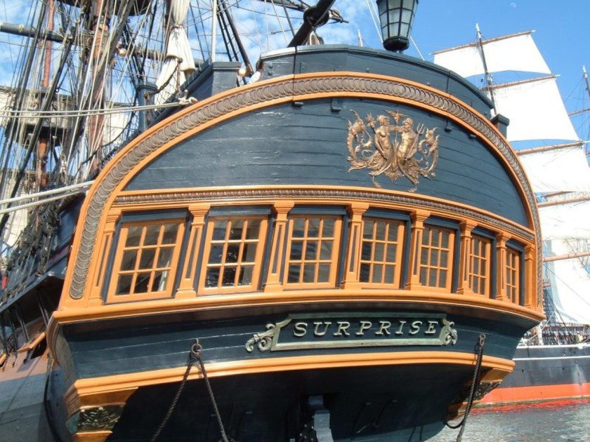Парусник HMS Surprise