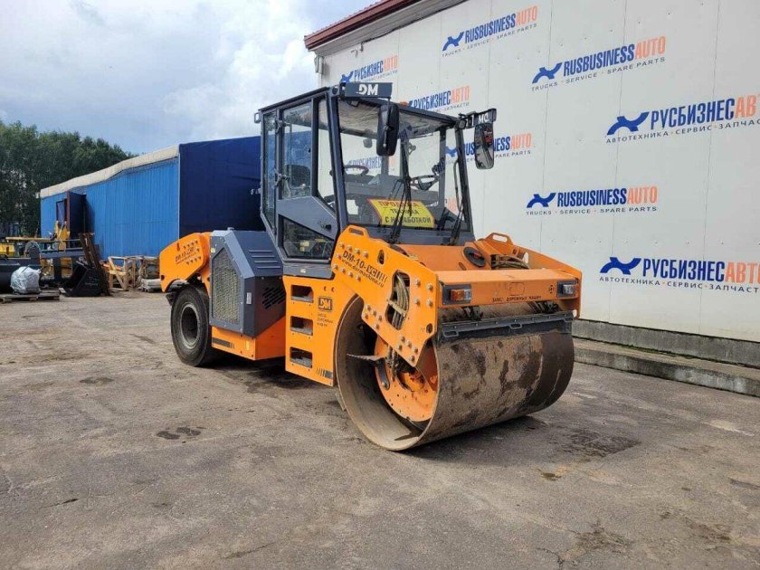 Каток дорожный DM-10-VC комбинированный вибрационный