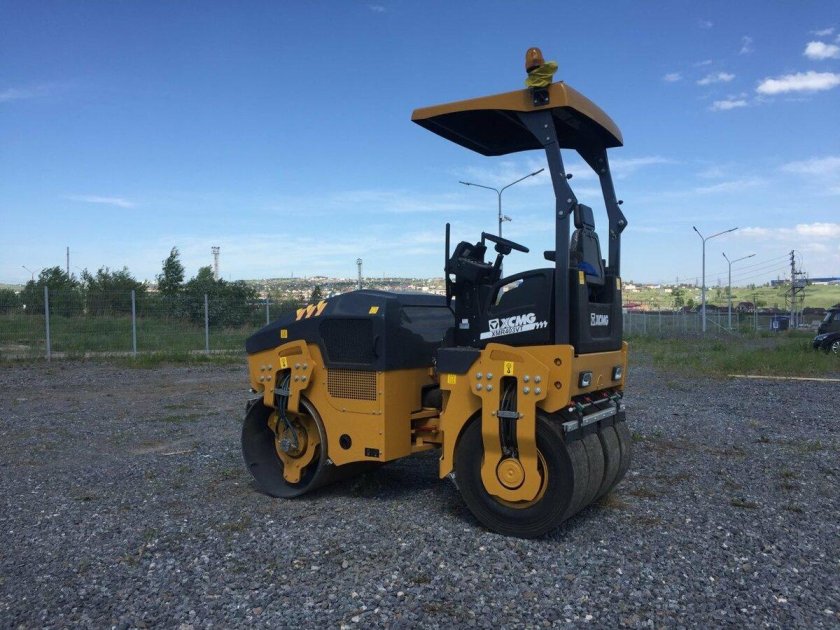 Мини-каток XCMG xmr403