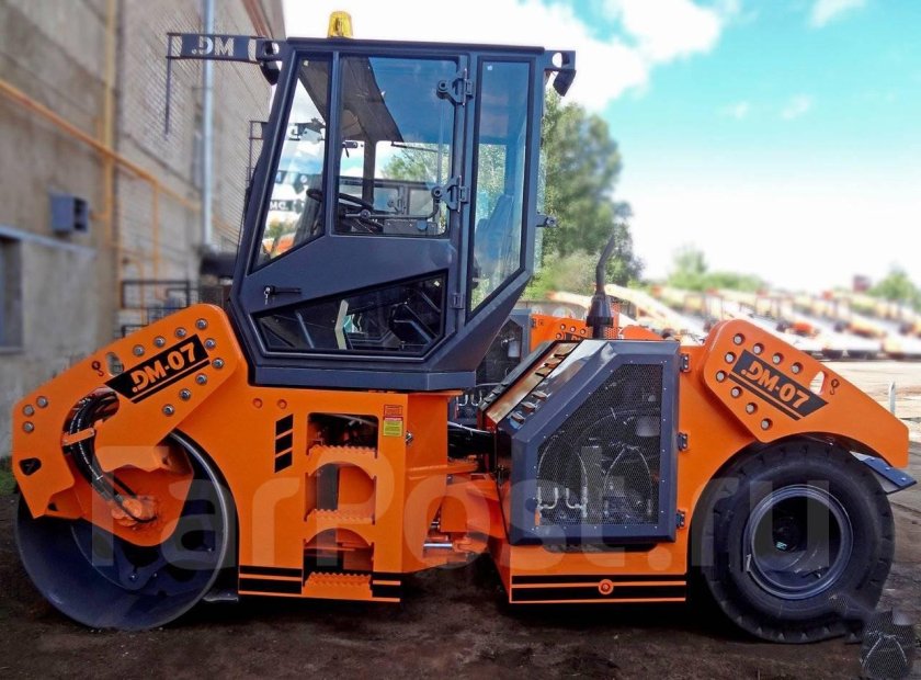 Каток дорожный двухвальцовый вибрационный DM-7.7-VD