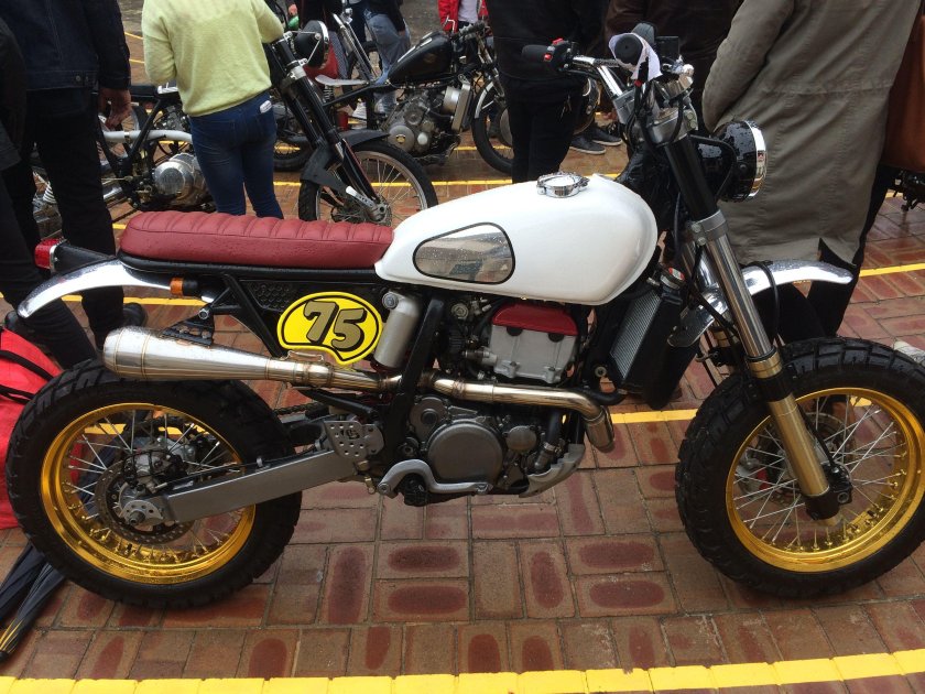 Ямаха скремблер FJ 600