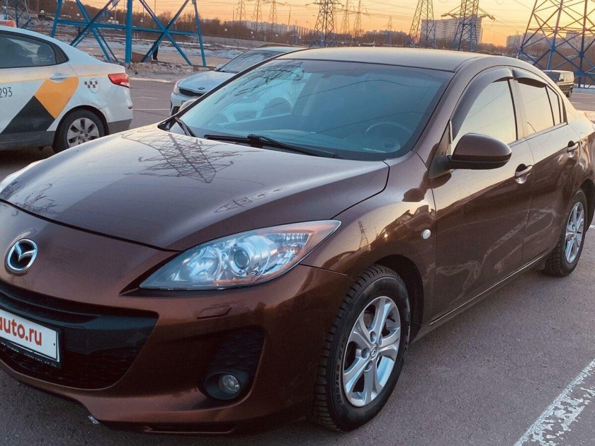 Мазда коричневая