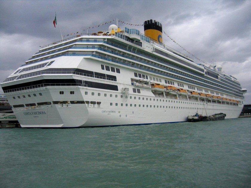 Costa Fascinosa лайнер