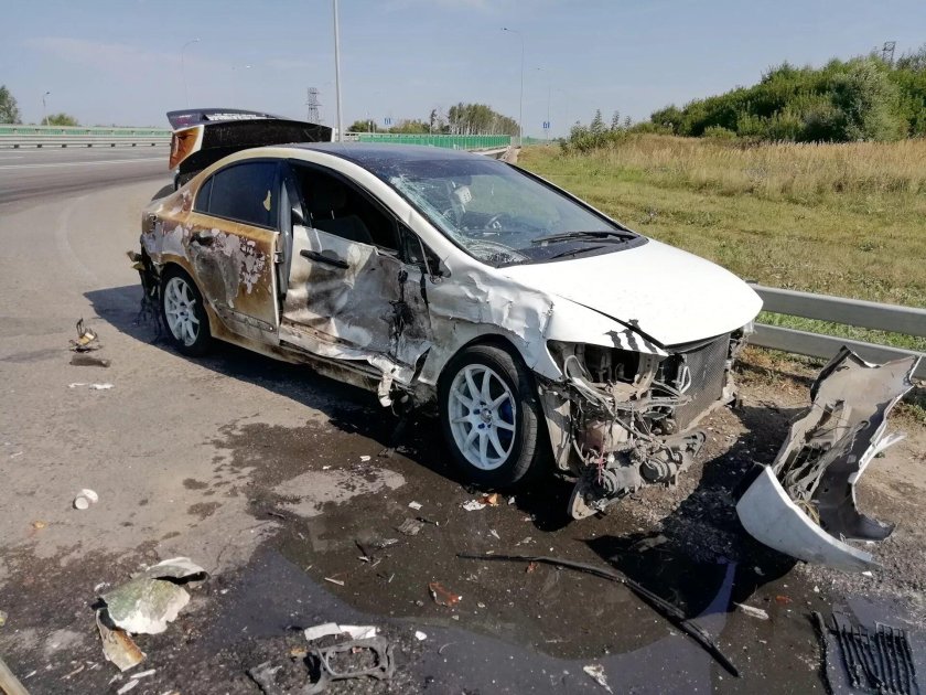 Разбитая Хонда Цивик 5д