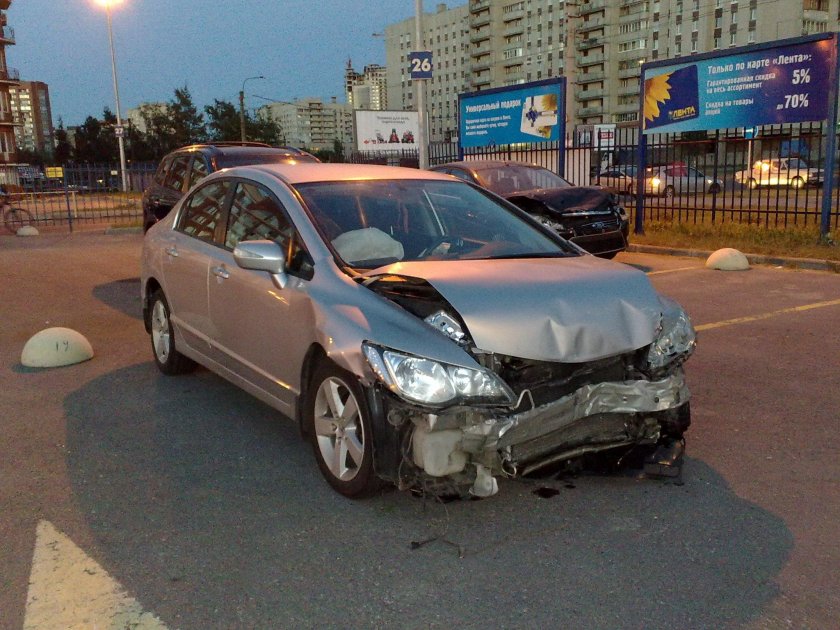 Хонда Цивик 2008 битый