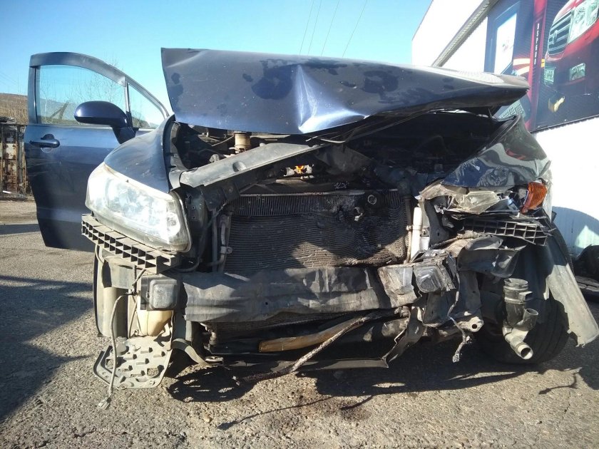 Хонда стрим разбитый зимой