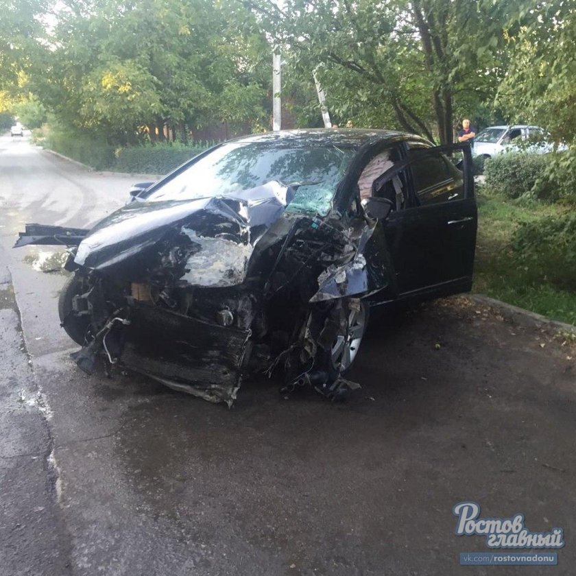 Разбитая Хонда Цивик 5д