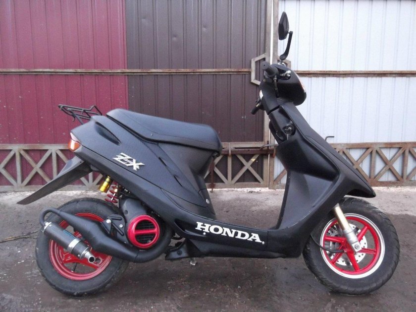 Скутер Honda Dio 27