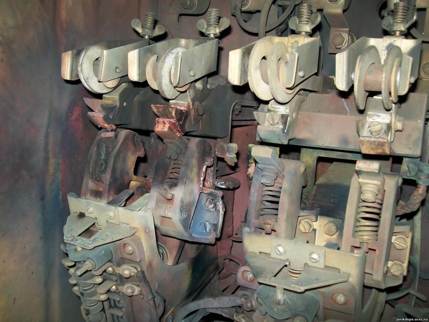 Контактор электровоза вл80с