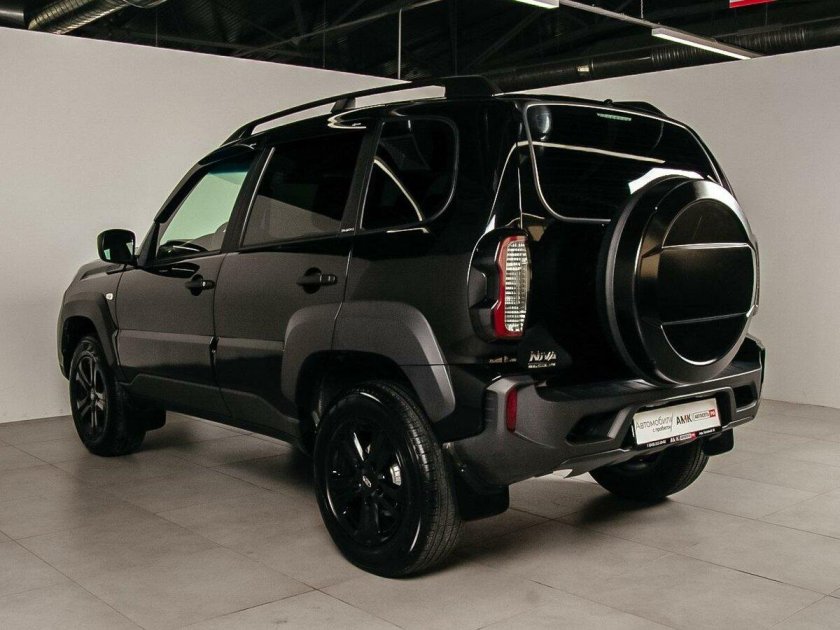 Lada Niva Travel Black