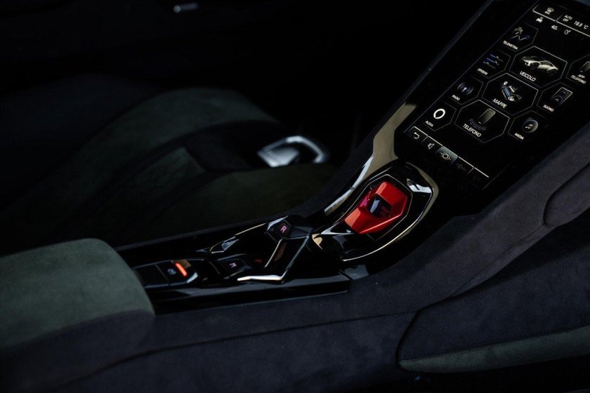 Lamborghini Huracan sterrato салон