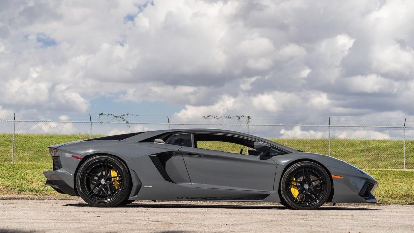 Lamborghini Aventador 2012