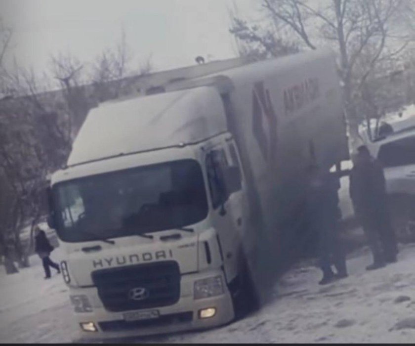 КАМАЗ провалился