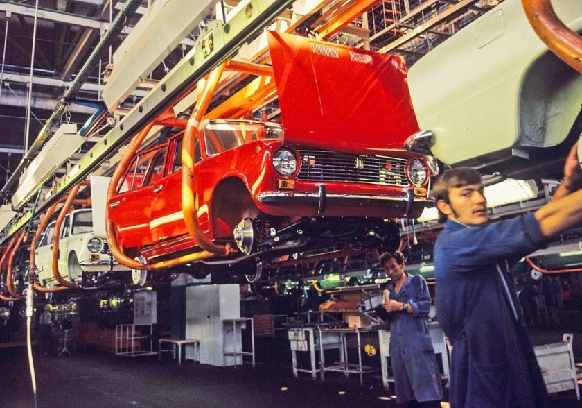 Конвейер АВТОВАЗА В Тольятти