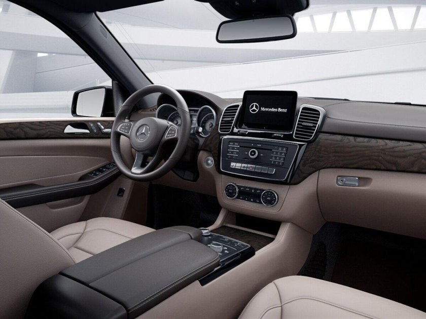 Мерседес Бенц ГЛС 400