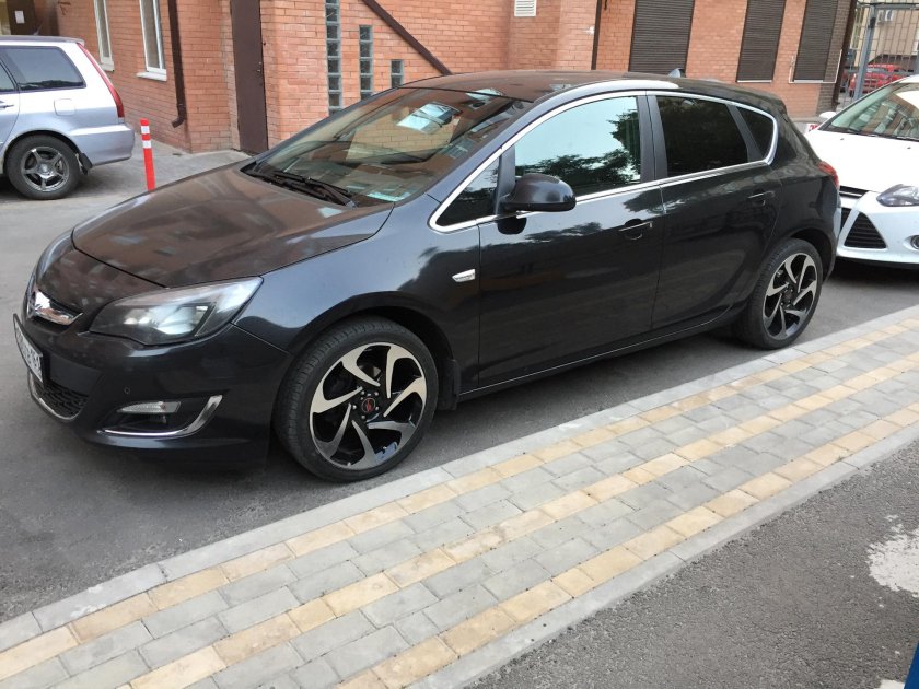 Opel Astra j диски r18