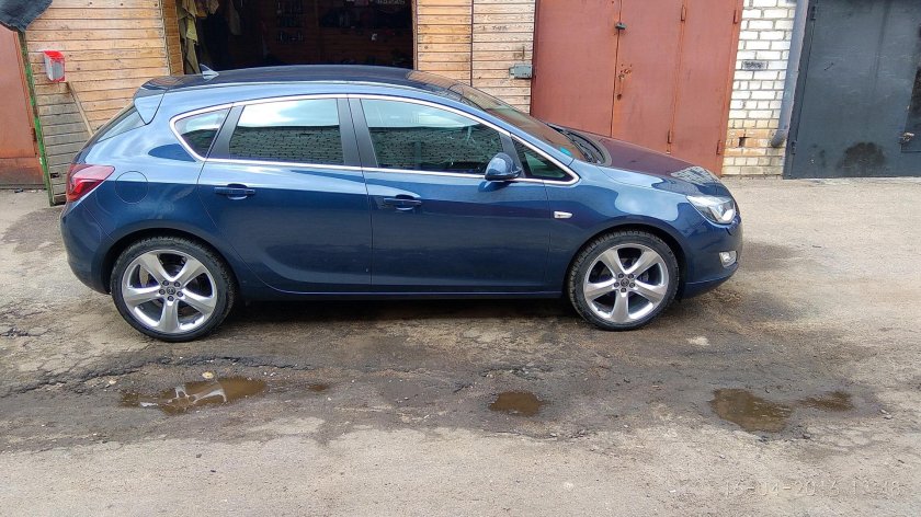 Opel Astra j r16