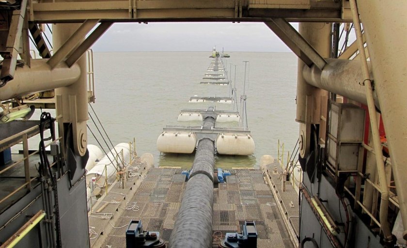 Трубоукладочная баржа Каспийское море