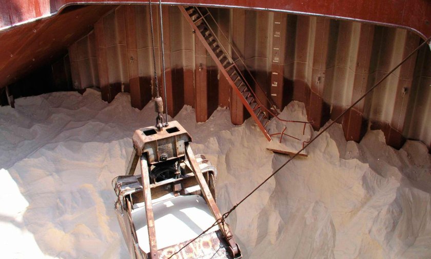 Трюм сухогруза