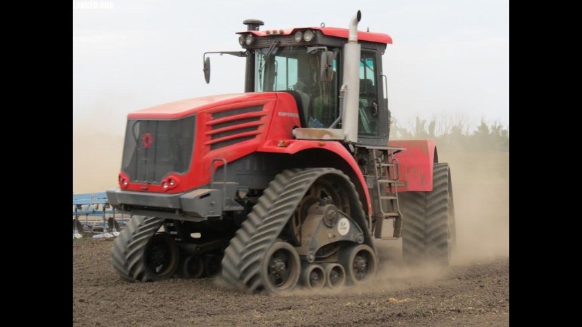 Кировец к-744 гусеничный