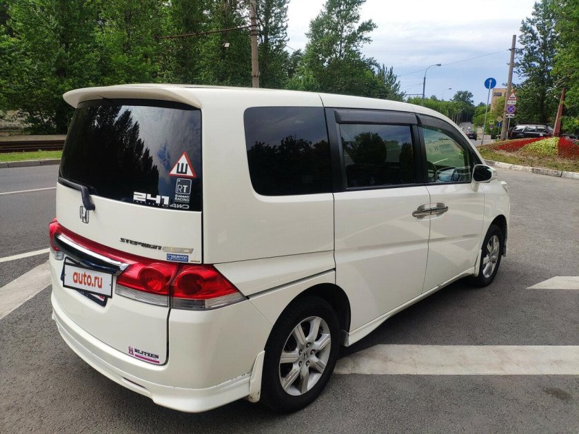 Минивэн Honda Stepwgn 2000