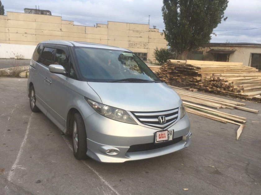 Honda Elysion 2004 2.4