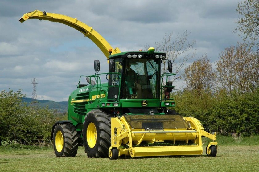Силосоуборочный комбайн John Deere