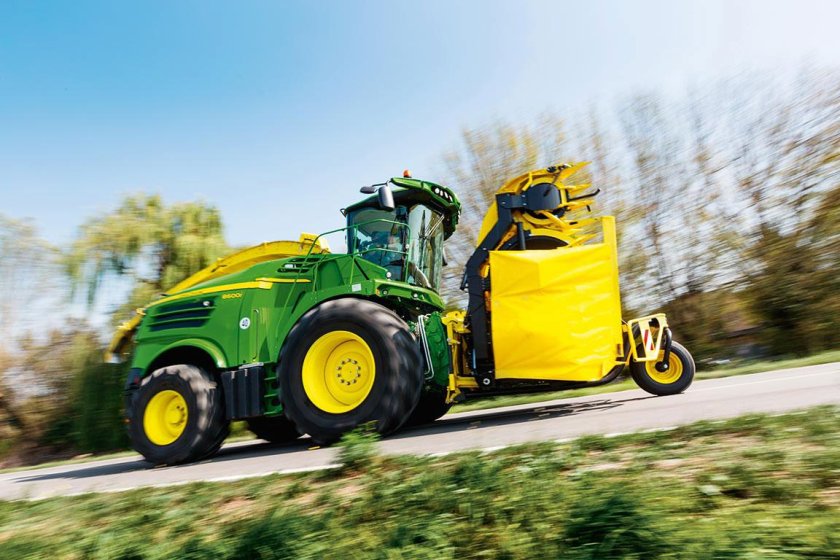 Кормоуборочный комбайн John Deere