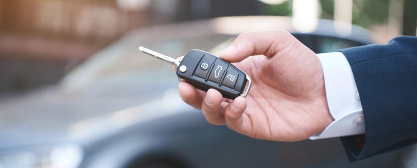 Человек с ключами от машины